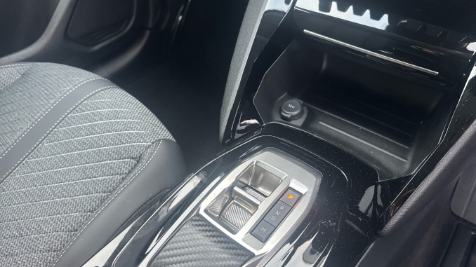 Peugeot 208 1.2 Hybrid 110 Allure 5dr e-DSC6 Petrol Hatchback - Image 13